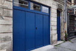 Porte de garage en bois