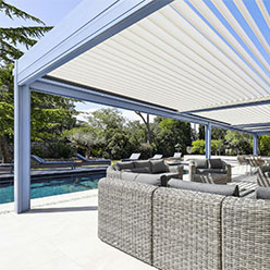 <p>Doit-on déclarer une pergola en mairie et comment le faire ?</p>