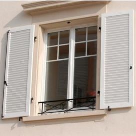 <p>Confort d'été : comment bien choisir ses volets pour protéger sa maison de la chaleur ?</p>